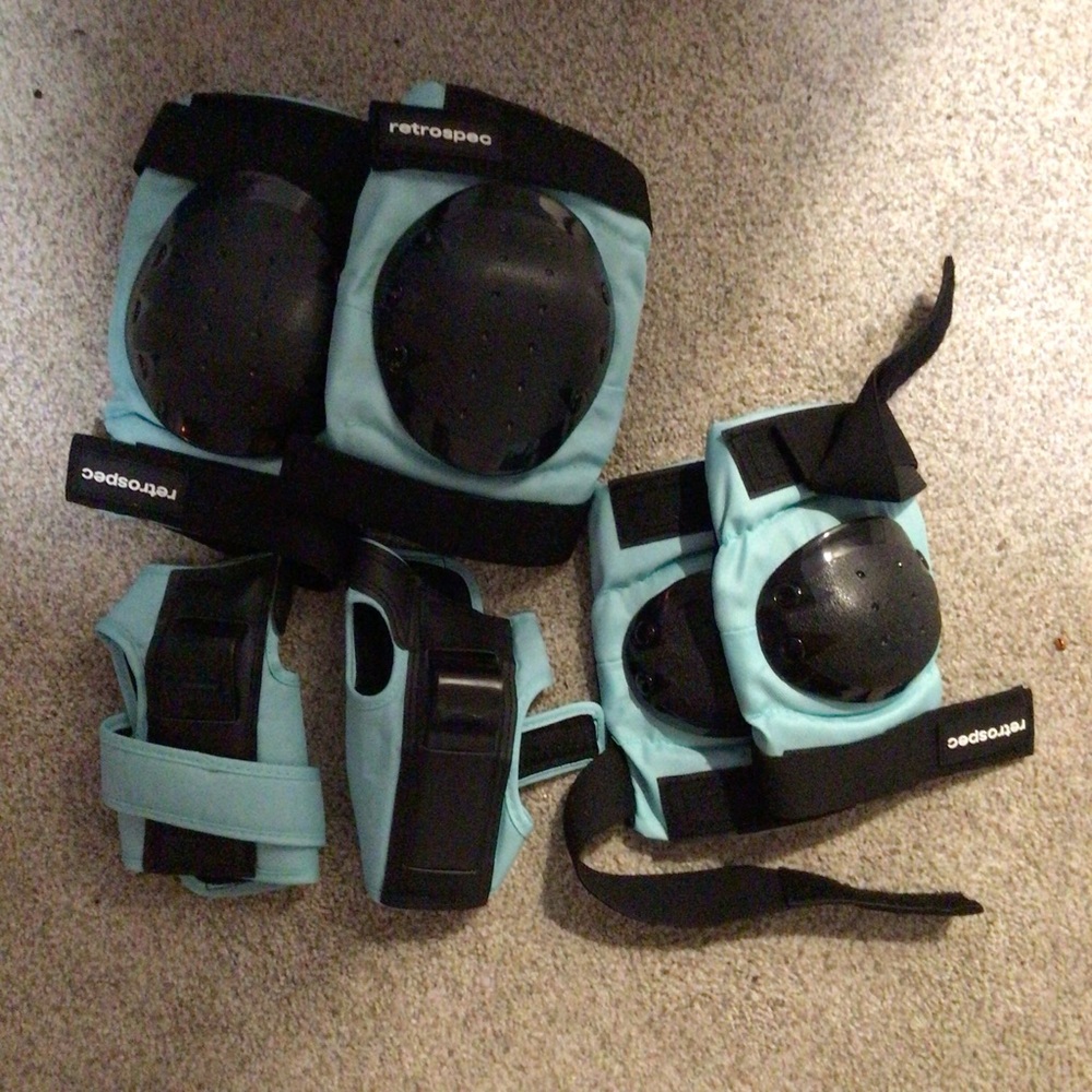 Retrospec Black and Blue Protective Gear Set